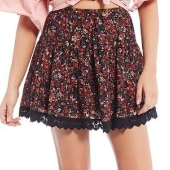 Brand 🆕🔥🔥CHELSEA&VIOLET mini skirt.👌😍 - Picture 1 of 8